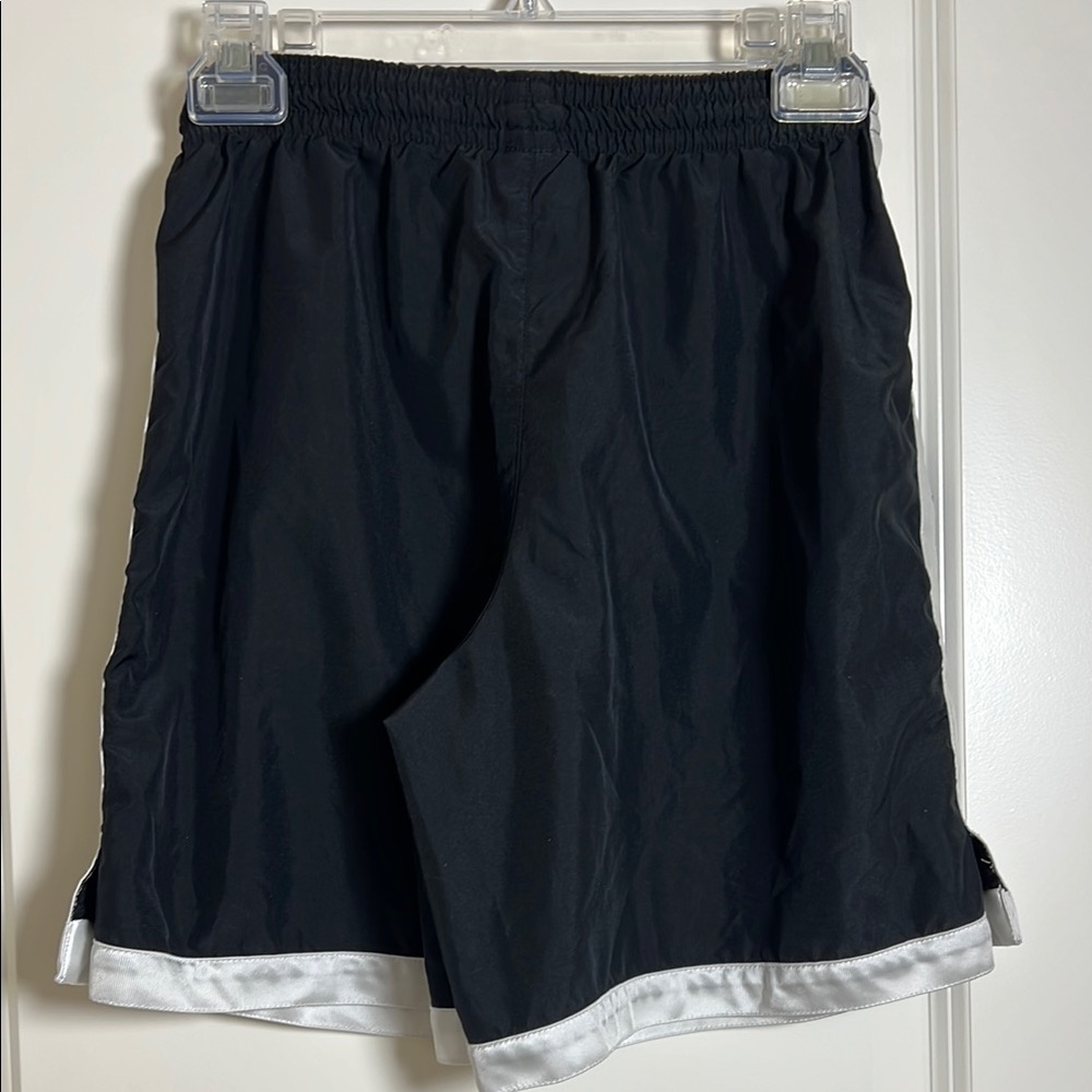 Nike Youth Black and White Athletic Basketball Shorts Boy Large (14-16) - Picture 2 of 4